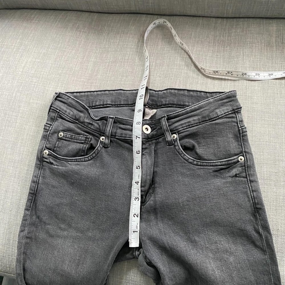 H&M Divided Gray Distressed Busted Knee Jeans 28 - Picture 9 of 9